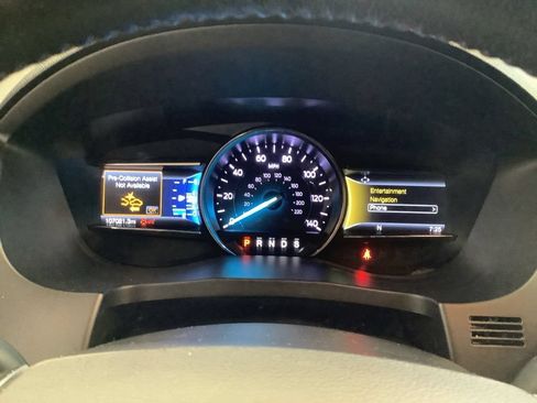 Used 2018 Ford Explorer Limited w/ Equipment Group 301A AWD/4WD image 17