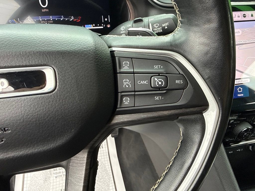 Used 2021 Jeep Grand Cherokee L Limited AWD/4WD image 30