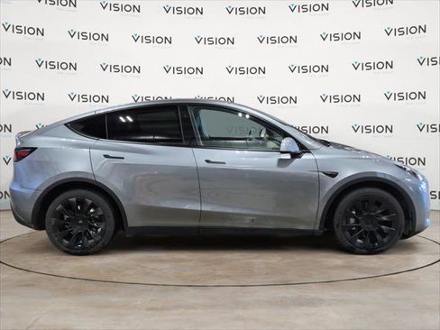 Used 2025 Tesla Model Y Long Range image 6
