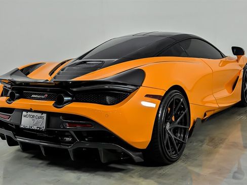 Used 2018 McLaren 720S RWD image 16