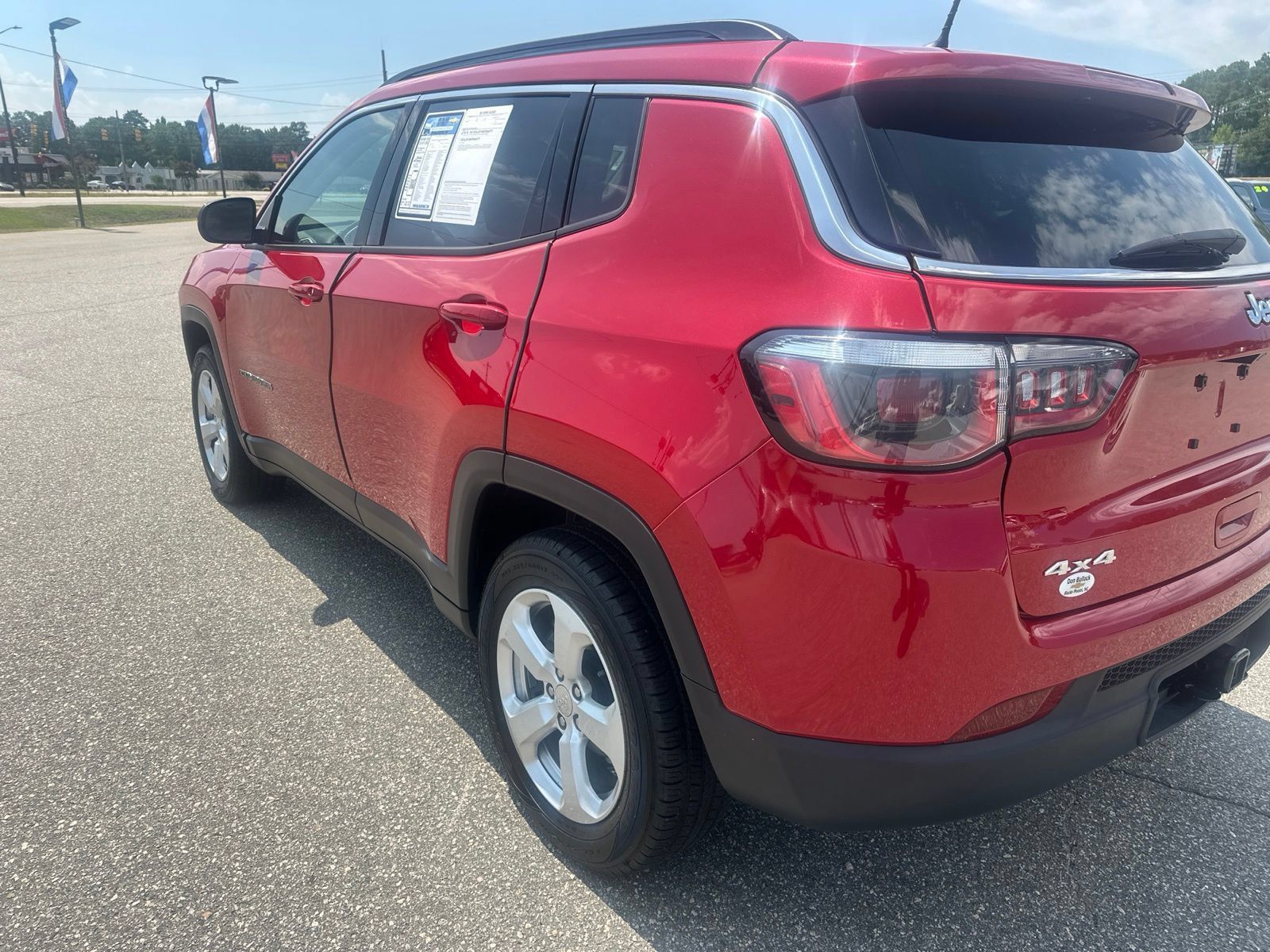 Used 2019 Jeep Compass Latitude AWD/4WD image 14