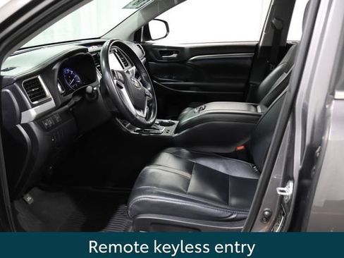 Used 2018 Toyota Highlander SE AWD/4WD image 10