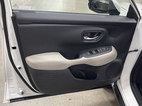 Used 2023 Honda HR-V LX image 16