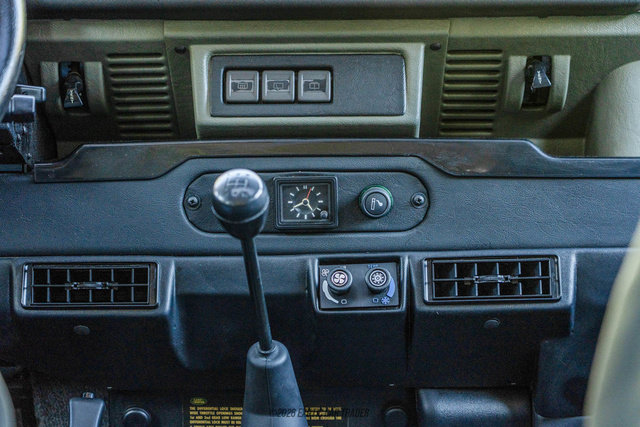Used 1995 Land Rover Defender 90 AWD/4WD image 56