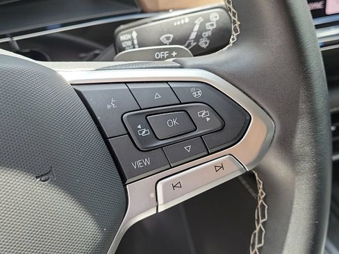 Used 2025 Volkswagen Atlas SE FWD image 30