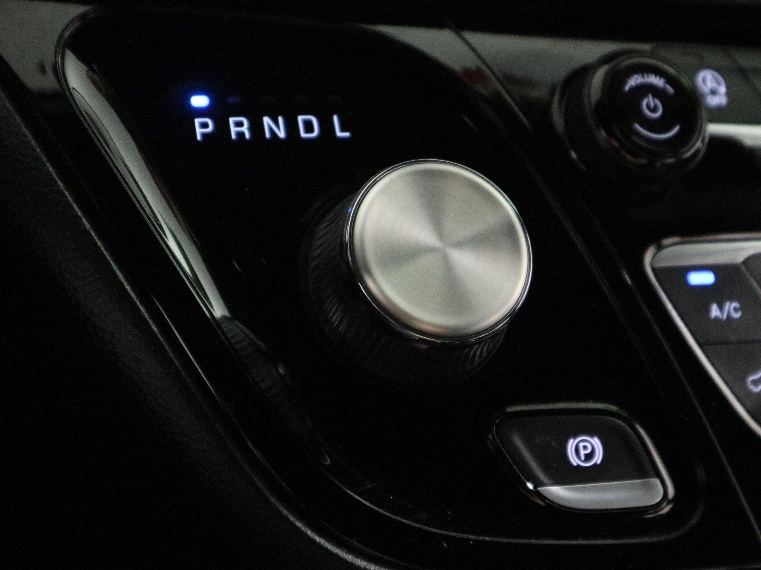 Used 2025 Chrysler Pacifica Select FWD image 28