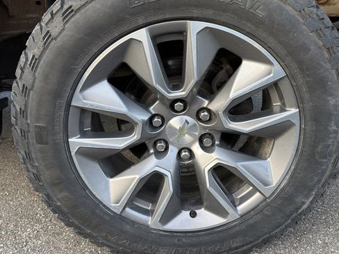 Used 2020 Chevrolet Silverado 1500 LT w/ All-Star Edition image 22