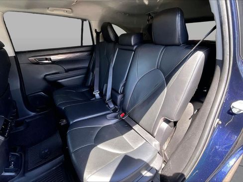 Used 2023 Toyota Highlander Limited FWD image 20