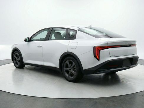 Used 2025 Kia K4 LXS image 6