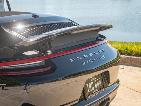 Used 2018 Porsche 911 Carrera 4S image 17