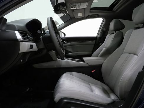 Used 2020 Honda Accord EX image 15