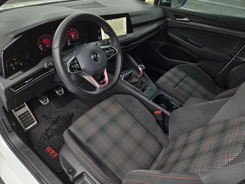 Used 2022 Volkswagen GTI SE FWD image 11
