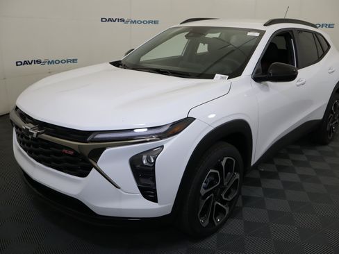 New 2026 Chevrolet Trax RS w/ Driver Confidence Package FWD image 24