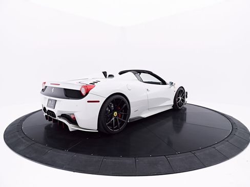 Used 2014 Ferrari 458 Spider RWD image 31