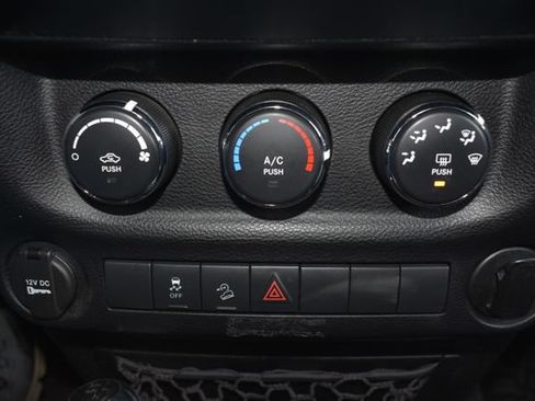 Used 2015 Jeep Wrangler Unlimited Sport AWD/4WD image 22