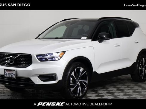 Used 2019 Volvo XC40 T5 R-Design image 1