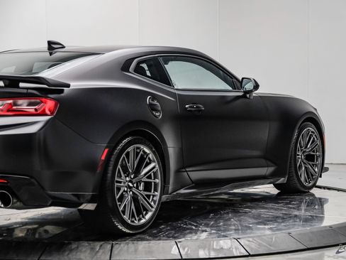 Used 2018 Chevrolet Camaro ZL1 RWD image 20
