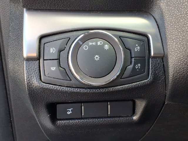 Certified 2019 Ford Explorer XLT w/ Equipment Group 202A FWD image 19