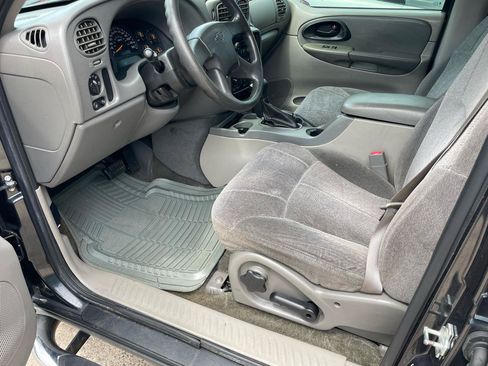 Used 2004 Chevrolet TrailBlazer LS w/ LS Preferred Equipment Group AWD/4WD image 19