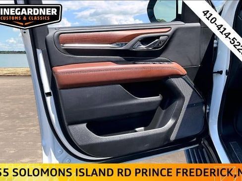 Used 2023 GMC Yukon Denali Ultimate w/ LPO, Floor Liner Package AWD/4WD image 20