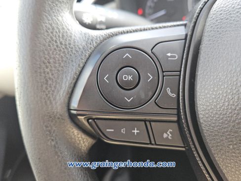 Used 2021 Toyota Corolla LE FWD image 19