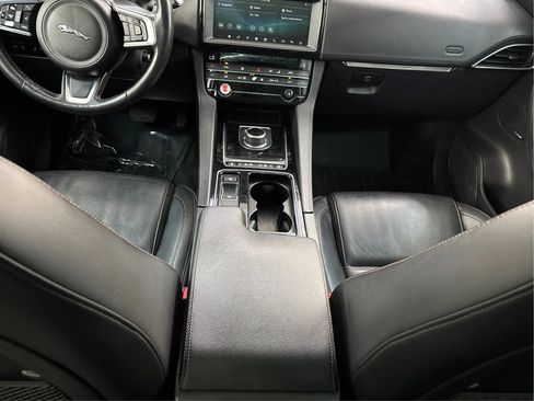 Used 2020 Jaguar F-PACE Prestige AWD/4WD image 22