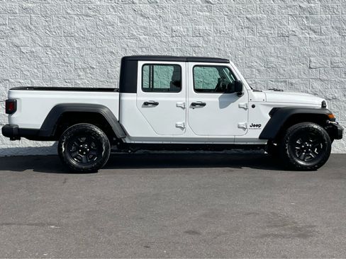 New 2025 Jeep Gladiator Sport image 5