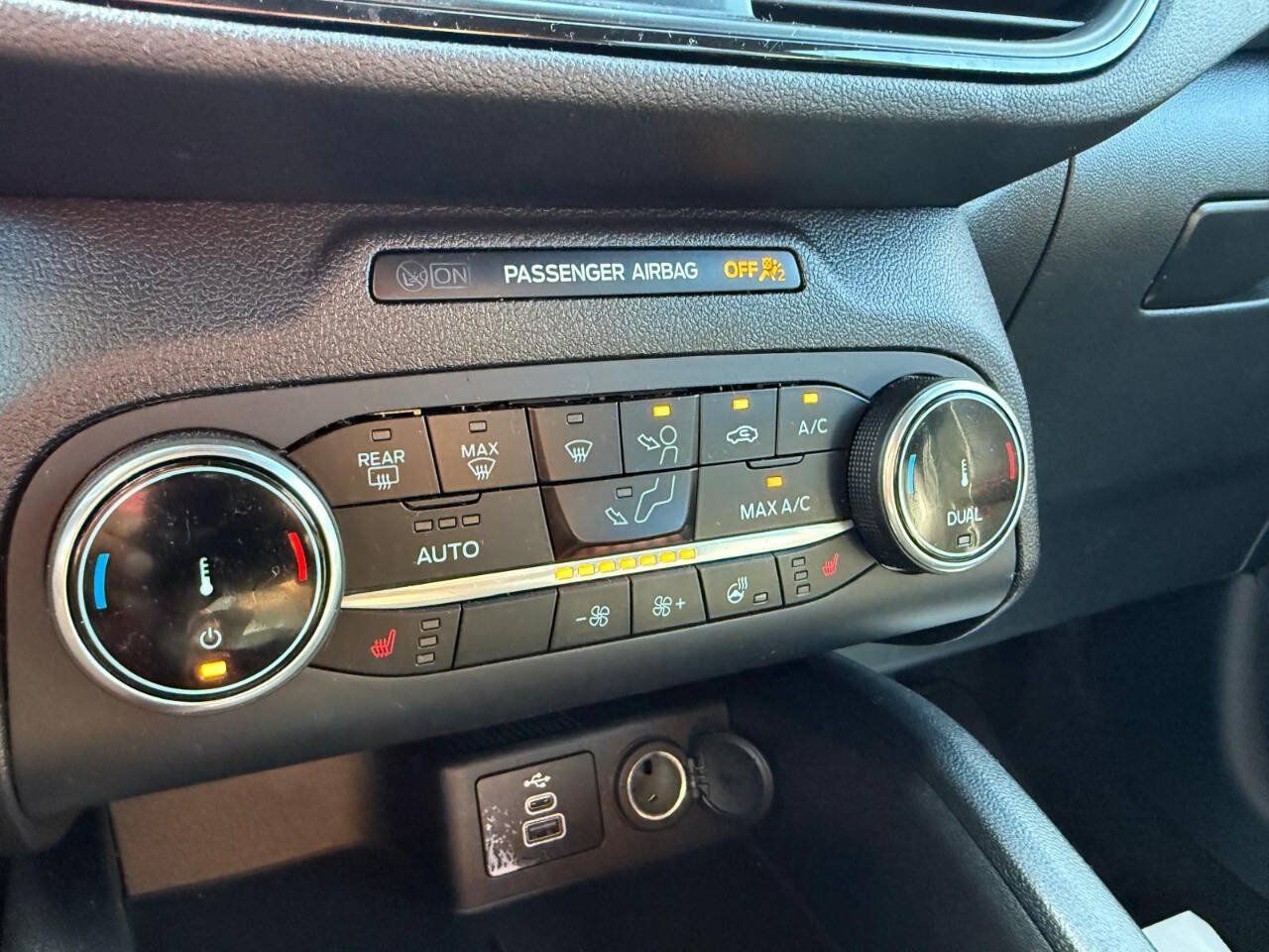 Used 2025 Ford Escape ST-Line Select AWD/4WD image 14