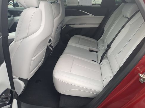 Certified 2024 Cadillac Lyriq Luxury AWD/4WD image 24