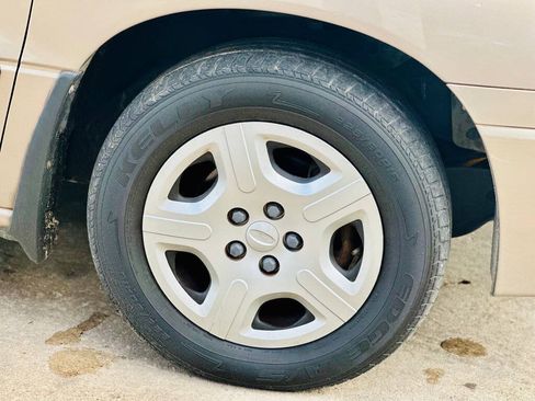 Used 2006 Ford Freestar SE FWD image 4
