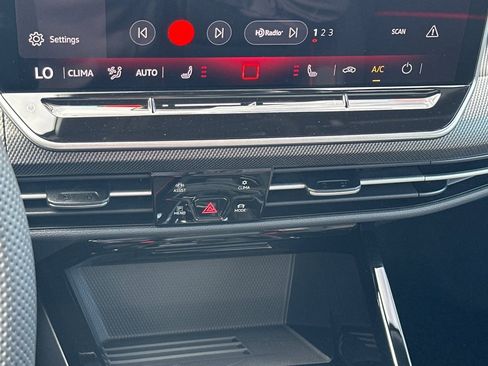 New 2026 Volkswagen GTI SE FWD image 20