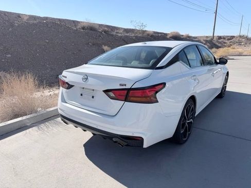 Used 2024 Nissan Altima 2.5 SR FWD image 8