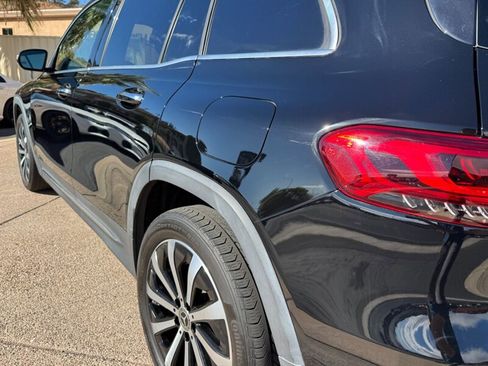 Used 2022 Mercedes-Benz GLB 250 4MATIC w/ Premium Package Lite image 23