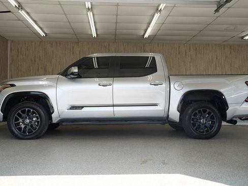 Used 2024 Toyota Tundra Platinum AWD/4WD image 5