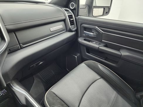 Used 2024 RAM 2500 Laramie w/ Night Edition image 12