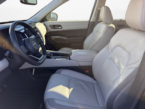 Used 2022 Nissan Pathfinder SL w/ SL Premium Package image 11