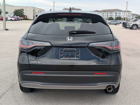 Used 2025 Honda HR-V Sport image 6