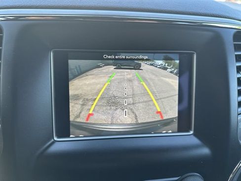 Used 2020 Jeep Grand Cherokee Laredo AWD/4WD image 25