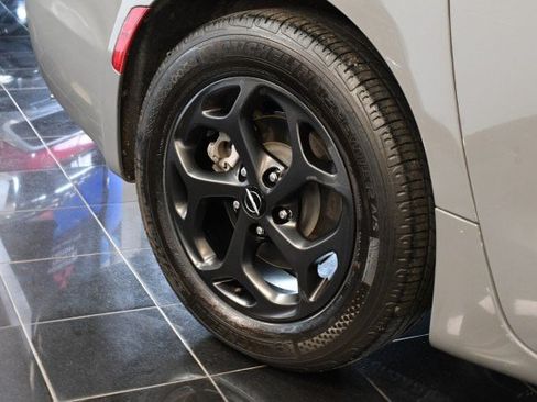Used 2022 Chrysler Pacifica Touring-L w/ S Appearance Package FWD image 39