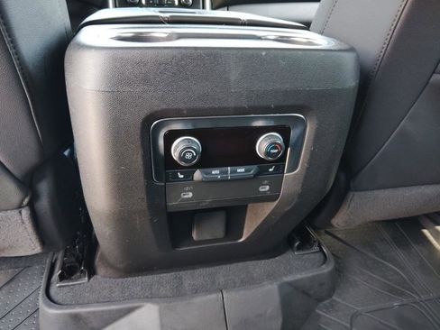 Used 2024 Chevrolet Suburban LT w/ Luxury Package image 24