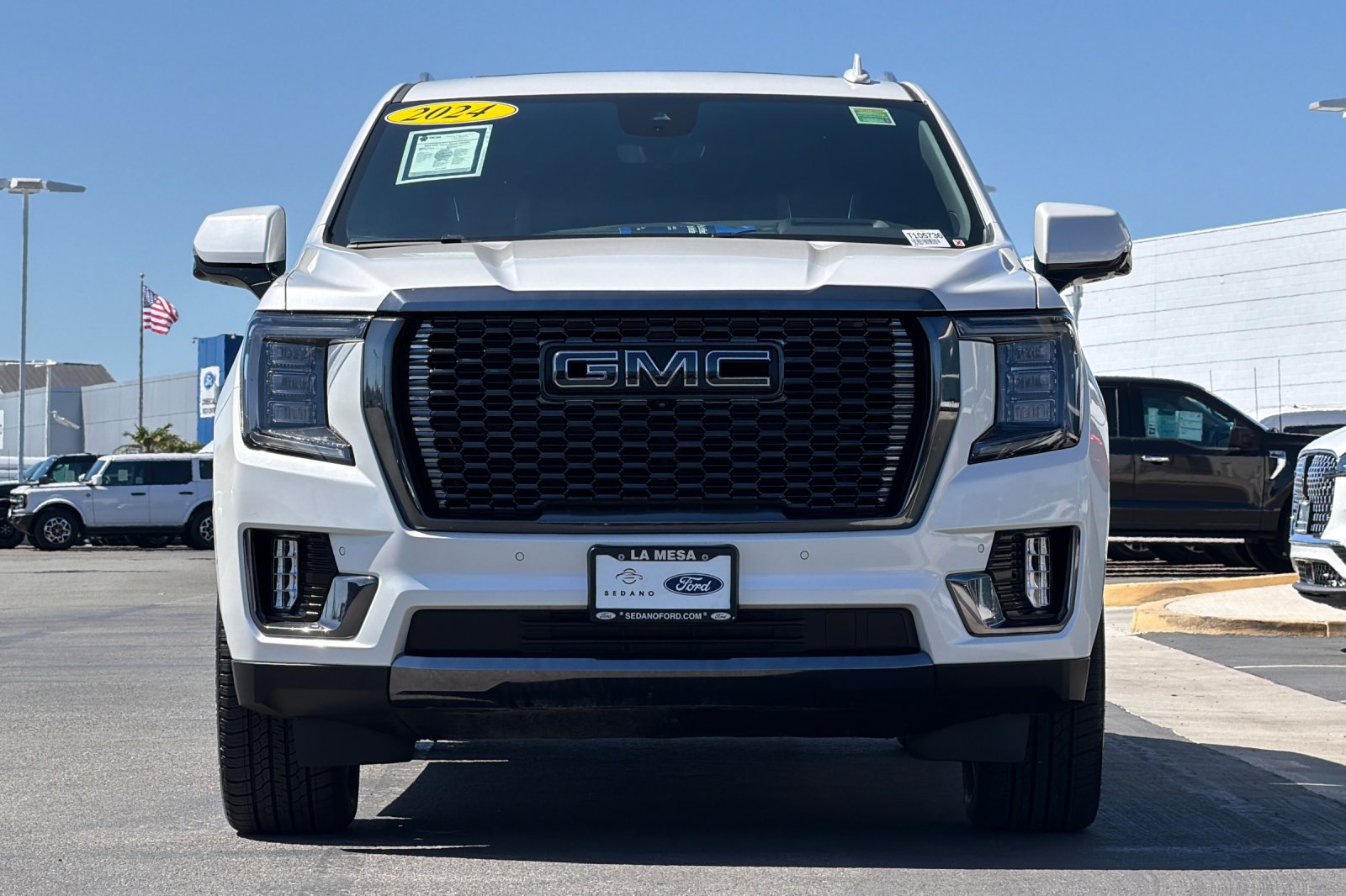 Used 2024 GMC Yukon Denali Ultimate AWD/4WD image 8