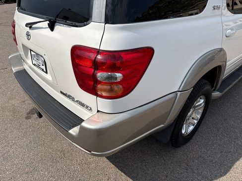 Used 2004 Toyota Sequoia SR5 AWD/4WD image 12