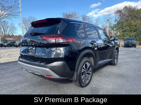 Used 2023 Nissan Rogue SV w/ SV Premium B Package image 8