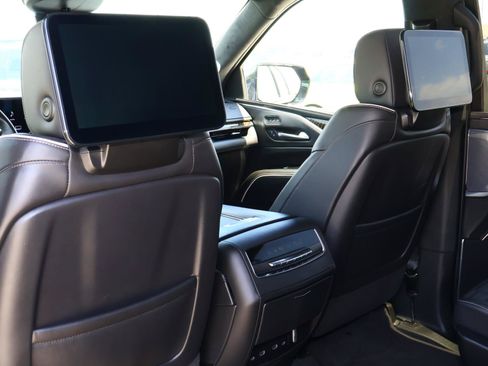 Certified 2024 Cadillac Escalade ESV Premium Luxury Platinum AWD/4WD image 20