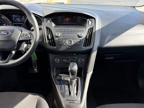 Used 2018 Ford Focus SE image 11