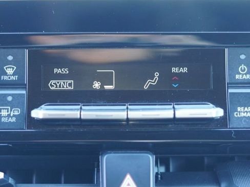 Used 2024 Toyota Highlander XSE image 27