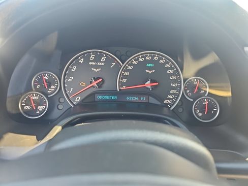 Used 2005 Chevrolet Corvette Coupe w/ Preferred Equipment Group RWD image 9