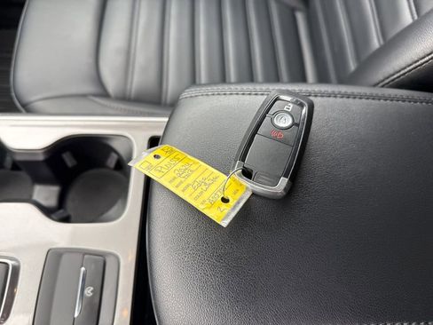 Used 2024 Ford Edge SEL image 23