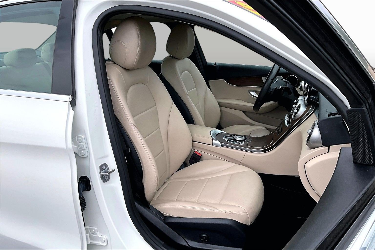 Used 2019 Mercedes-Benz C 300 Sedan image 7