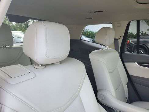 Used 2020 Cadillac XT6 Premium Luxury FWD image 25